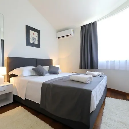 Bellevue Hill Apartament