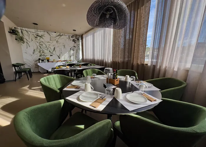 Bellevue Hill Apartment